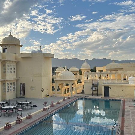 The Burj Resort Luxurious Stay Udaipur Extérieur photo
