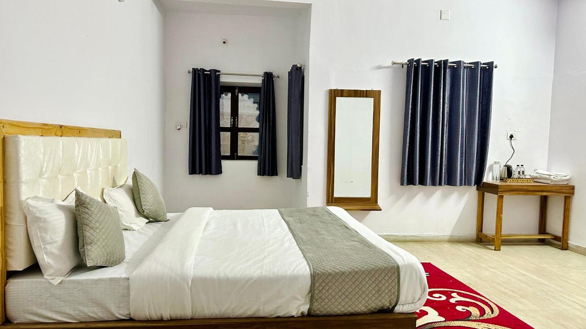 The Burj Resort Luxurious Stay Udaipur Extérieur photo