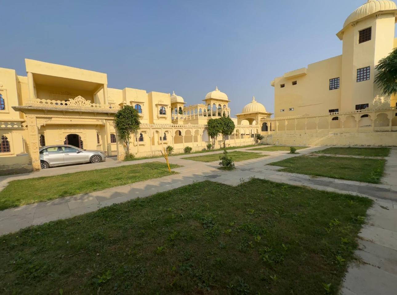 The Burj Resort Luxurious Stay Udaipur Extérieur photo